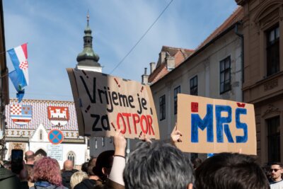 Transparenti s prosvjeda u Zagrebu