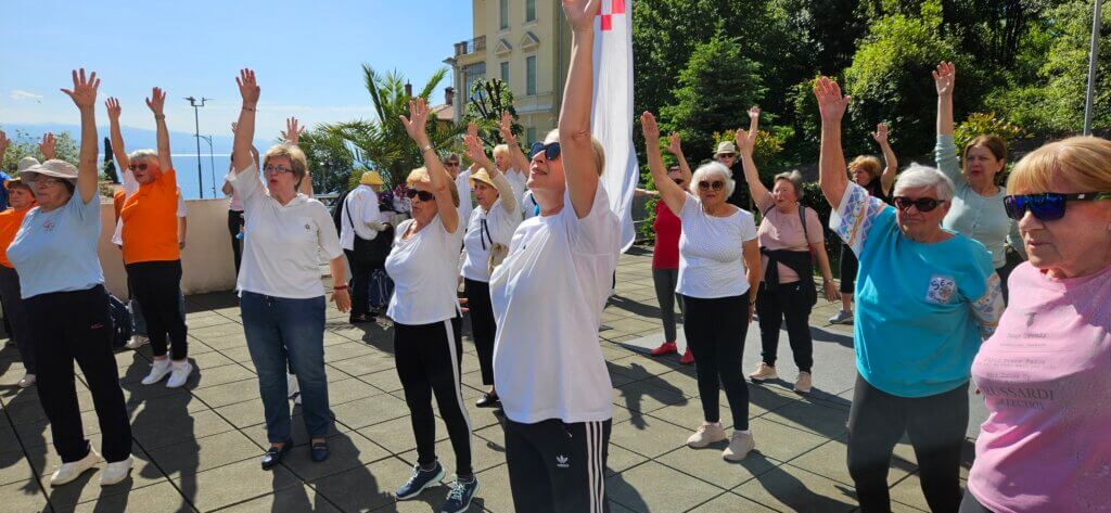 Umirovljenici vježbaju u sklopu Olimpijade umirovljenika