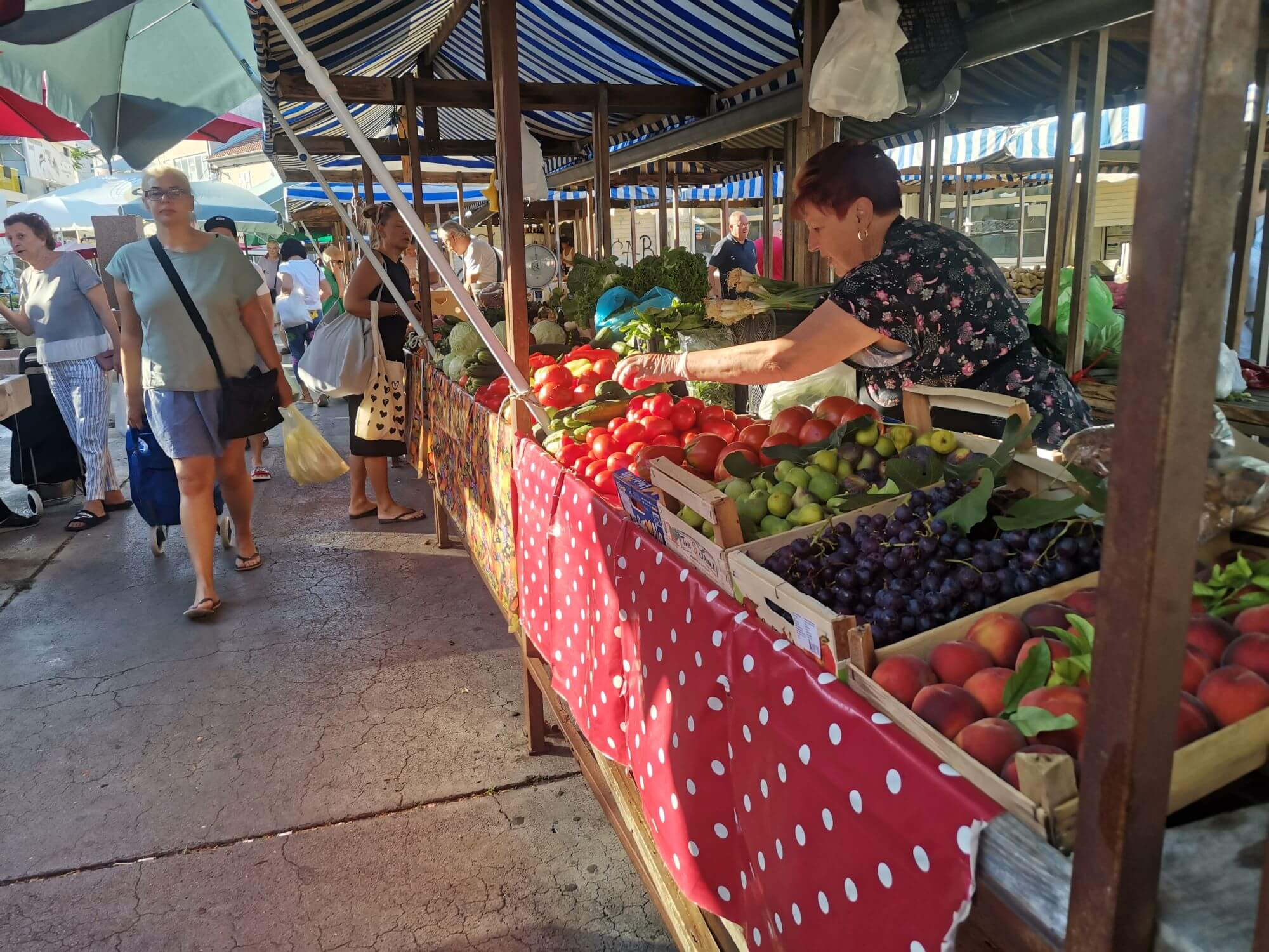 Prodavačica na šibenskoj tržnici