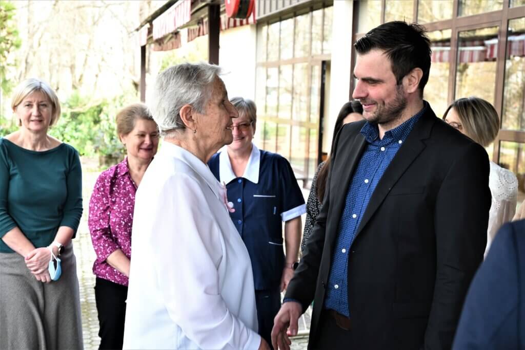 Župan Ivan Celjak u Domu za starije Sisak Foto: SMŽ