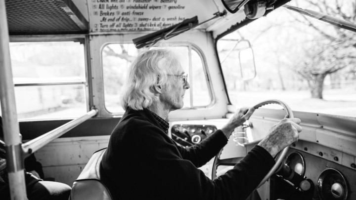 Umirovljenik (84) uzrokovao sudar: Vozač motora teško ozlijeđen