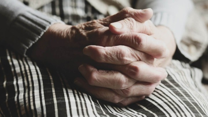 Žena (66) u Srbiji mrtvu majku dvije godine držala u krevetu zbog mirovine