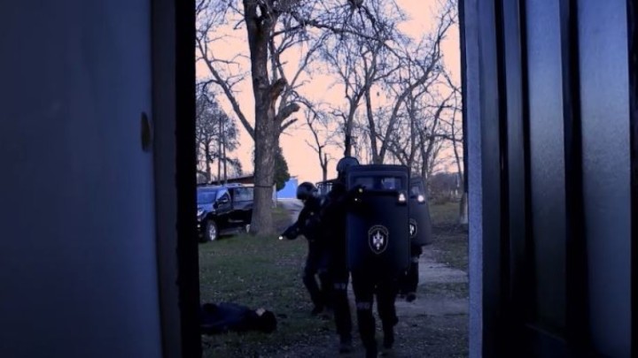 89-godišnjak u Srbiji ubio svoje susjede, ranio još osoba, a na kraju su ga upucali specijalci