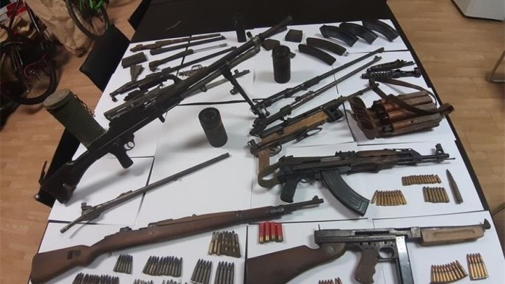 Priveden umirovljenik (73) iz okolice Bjelovara, skrivao arsenal oružja