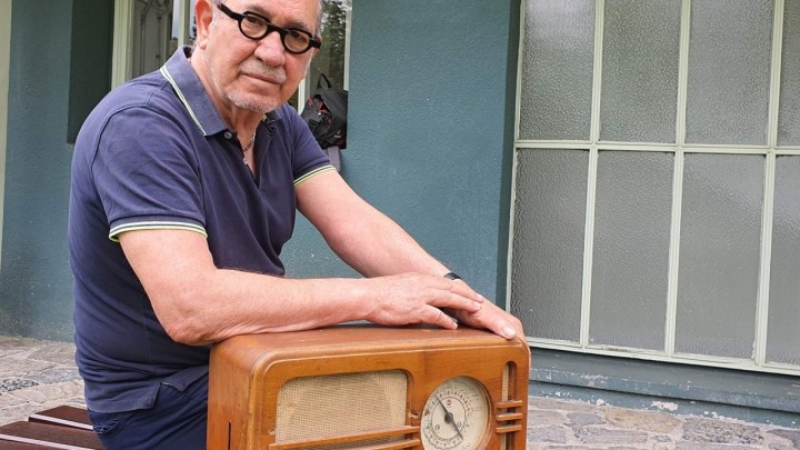 Umirovljenik Tehničkom muzeju darovao radioaparat Kosmaj iz 1949.