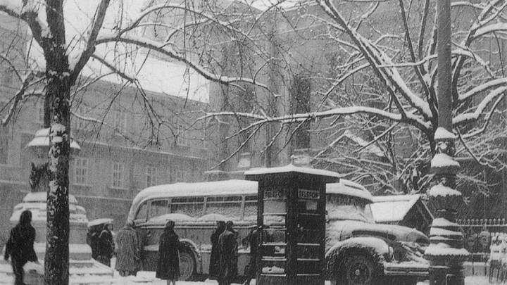 Zimska idila Cvjetnog trga iz 1960. godine prizor je kao iz bajke