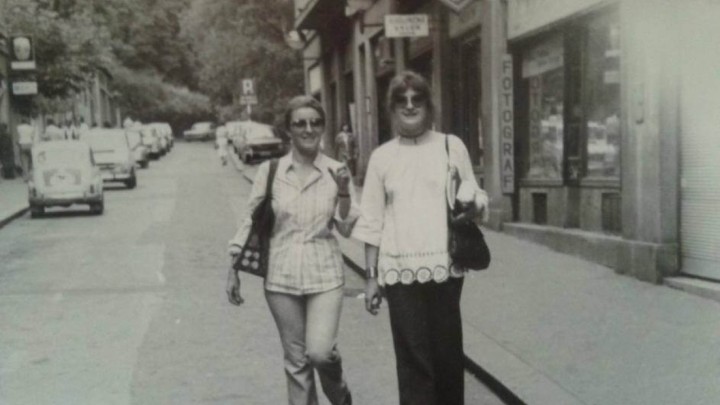 Moda 80-ih: Dvije dame prošetale kombinaciju koja prolazi i danas