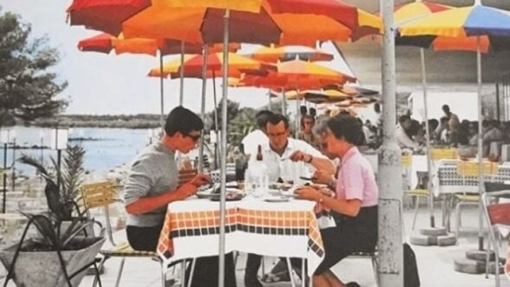 Terase hotela kakve pamtimo iz prošlog stoljeća na Jadranu opstaju i danas