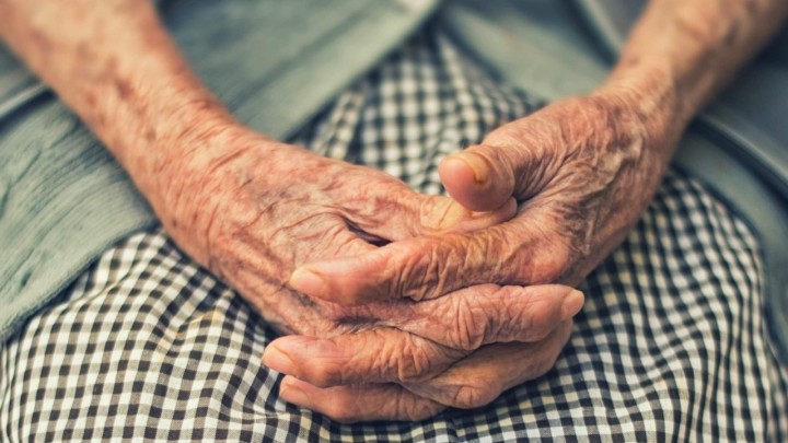 Na posebnom predavanju za starije osobe u jednom gradu možete saznati detalje o ugovorima o uzdržavanju