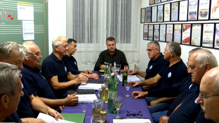 Aktivni i u mirovini: Muška pjevačka skupina 'Veseli šokci' uživaju u druženju