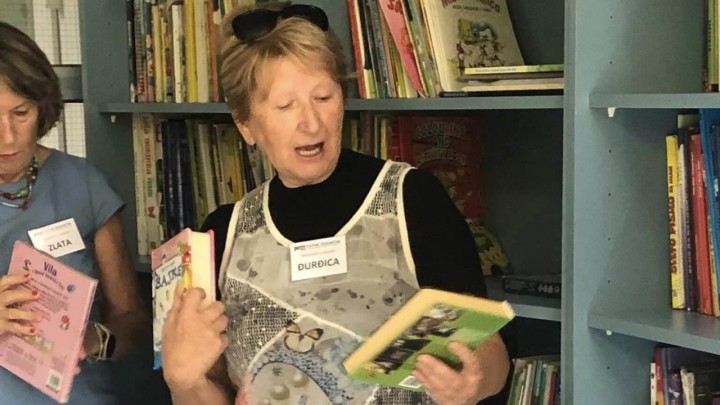 Umirovljenica Đurđica priča priče djeci u bolnici: 'Ispunjena sam i radosna kao i oni'