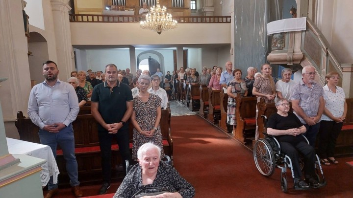 Lijepa gesta: U jednom gradiću služena je sveta misa za starije i nemoćne osobe