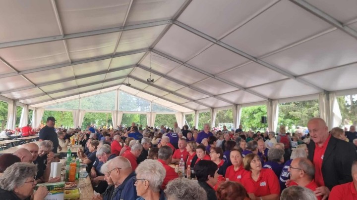 Održani su sportski susreti umirovljenika iz Zagrebačke županije, a bilo je i pjesme