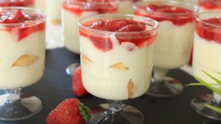 Bakina kuhinja: Donosimo recept za jednostavan kolač u čaši, a glavni sastojak su jagode