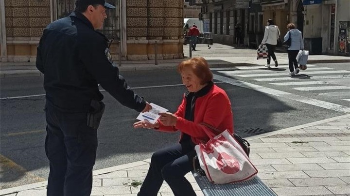 Korisni savjeti: Riječki policajci informirali starije osobe kako se zaštititi od prijevara i krađa