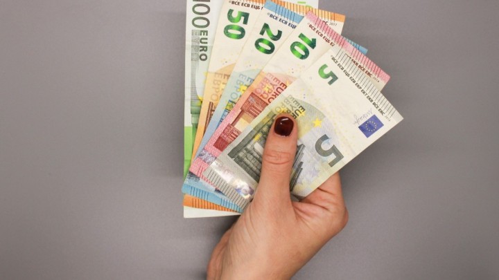 U petak se isplaćuje jednokratna pomoć za korisnike dječjeg doplatka, evo koliko će je umirovljenika dobiti