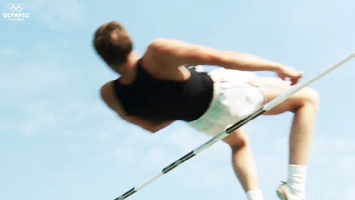 Preminuo atletičar Dick Fosbury: Prvi je postavio olimpijski rekord skočivši u vis na leđa