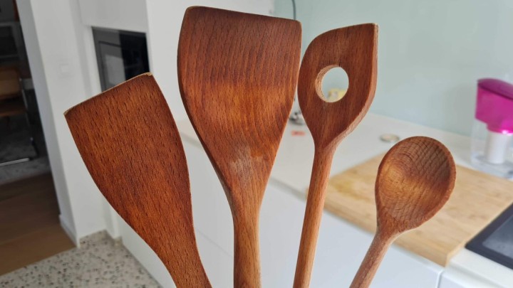 Možda mislite da su čiste, ali vaše kuhače su zapravo stvarno prljave, evo kako ih očistiti