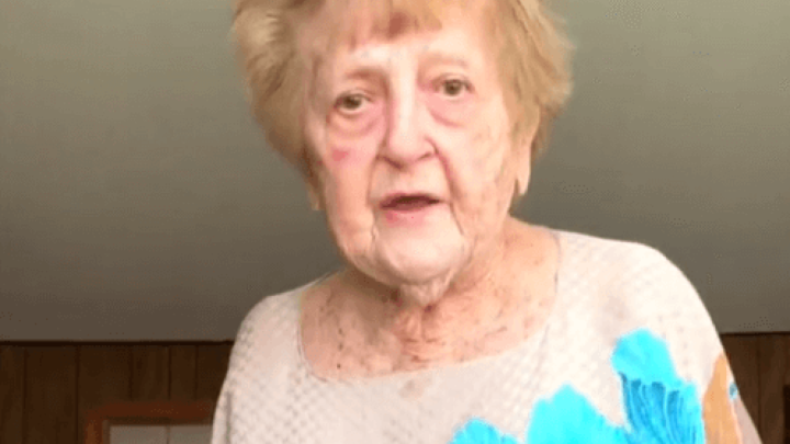 Baka (92) otišla na spoj nakon 25 godina, ali je ostala razočarana jer on nije bio džentlmen