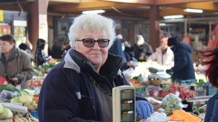Marija radi na tržnici: 'Žalosno je da sa 70 godina moraš dodatno raditi da bi preživio'