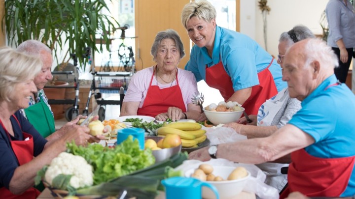 Objavljen koristan priručnik: Objašnjeno kako i zašto pravilna prehrana utječe na kvalitetu skrbi u domovima