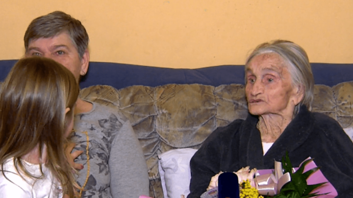 Baka Ana proslavila 100. rođendan: 'Sanjam da mogu opet saditi salatu i luk'