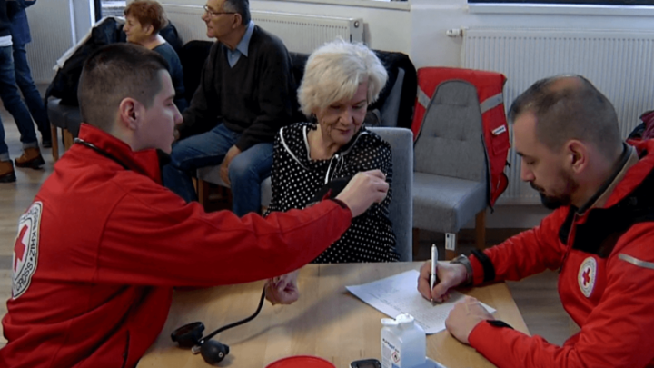 U Osijeku organiziran poludnevni boravak za umirovljenike u kojem se mogu družiti, ali i provjeriti tlak