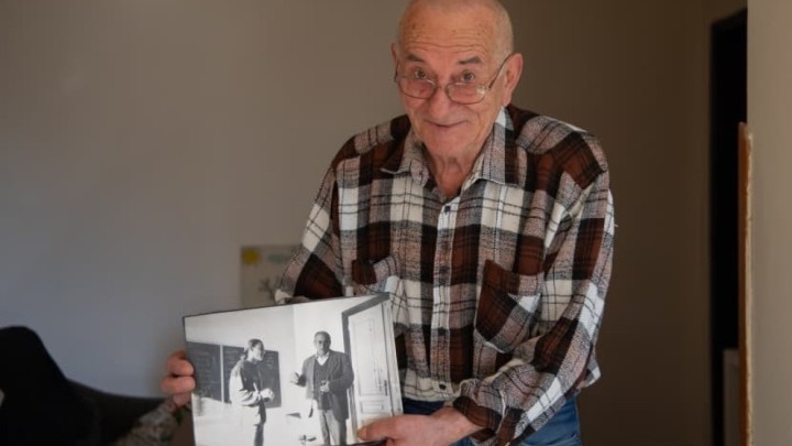 Nevjerojatna priča iz Pule: Učenici su omiljenom umirovljenom profesoru platili skupu terapiju kako ne bi oslijepio