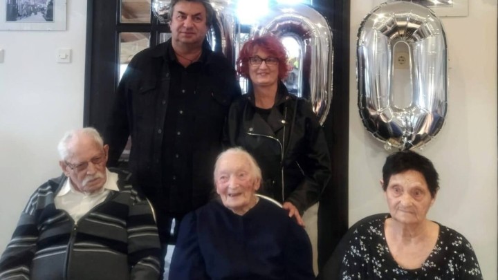 Najstarija čipkarica s Paga proslavila 100. rođendan: Čuva baštinu priznatu i u svijetu