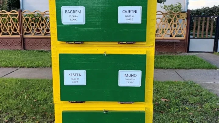 Neobična inovacija: Kupovanje meda nikada nije bilo lakše uz samoposlužnu košnicu