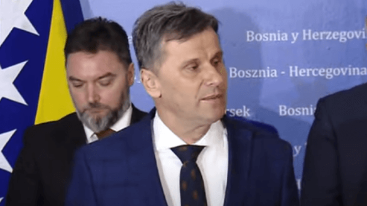 Umirovljenica prijavila premijera BiH zbog zloupotrebe podataka: Amerikanci ga stavili na 'crnu listu'