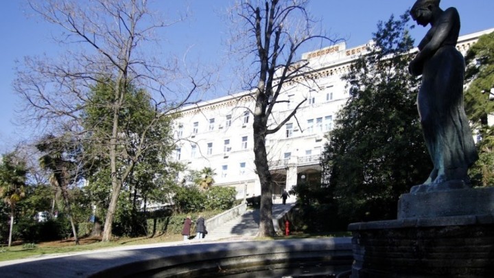 Izvanredno otpuštene medicinske sestre tvrde da su žrtve interesa čelnih ljudi KBC-a Rijeka