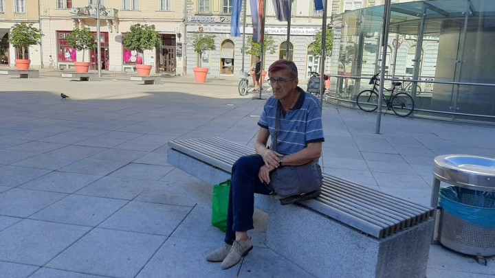 Matija (62) bavio se raznim sportovima, a sada prati nogomet na TV-u i bavi se plivanjem