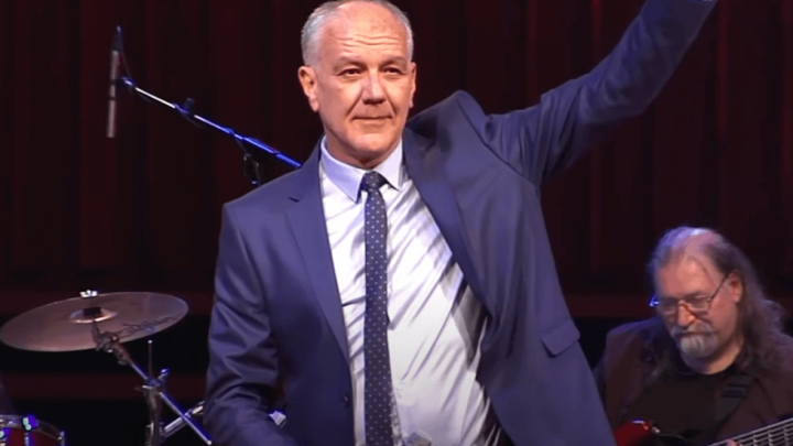 Poznati pjevač nasmijao gledatelje: "Što je muškarac bez stentova?"