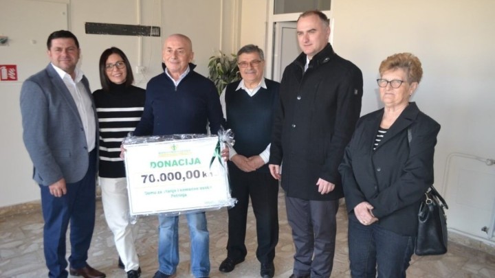 Umirovljenici sa 70.000 kuna pomogli petrinjskom Domu za starije i nemoćne