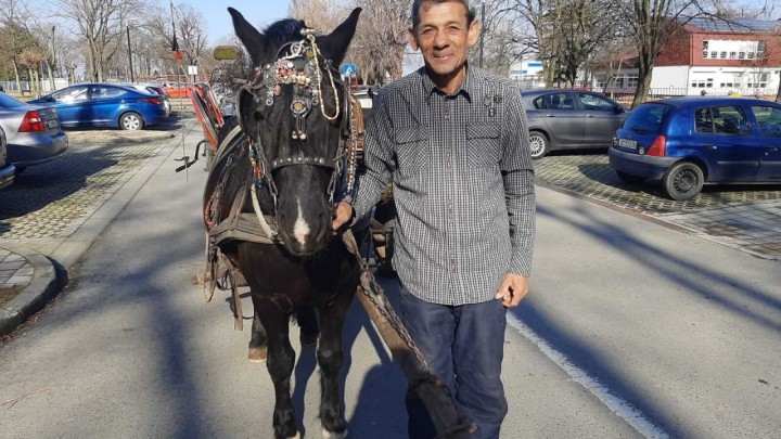 Jovica(66): "Živimo od 1.000 kuna mirovine pa radim sa svojim konjem Sokolom"