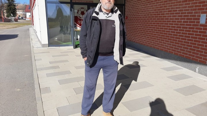 Dado (67): "Krpam kraj s krajem, ali slikam i volontiram jer ne znam kuda sa sobom"