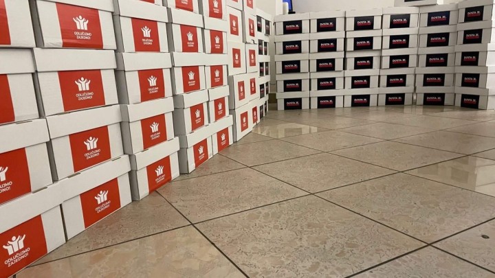 Most Saboru predao 410 tisuća potpisa za raspisivanje referenduma