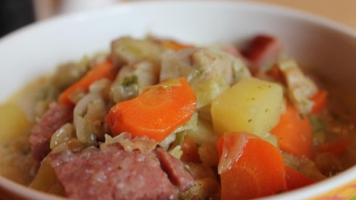 [BAKINA KUHINJA] Lagano varivo od kupusa, mrkve, krumpira i malo mesa