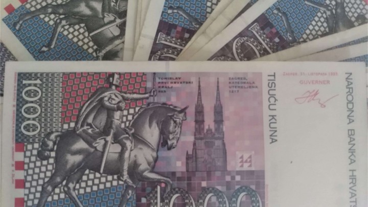 Do čak 4.000 kuna božićnice i ove godine daju svojim umirovljenicima!