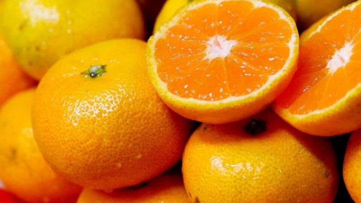 [BAKINA KUHINJA] Imate višak mandarina i ne znate što s njima? Napravite sirup!