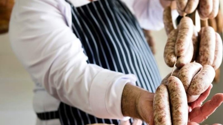 Umirovljenik ukrao kobasice u trgovini, mora platiti veliku kaznu