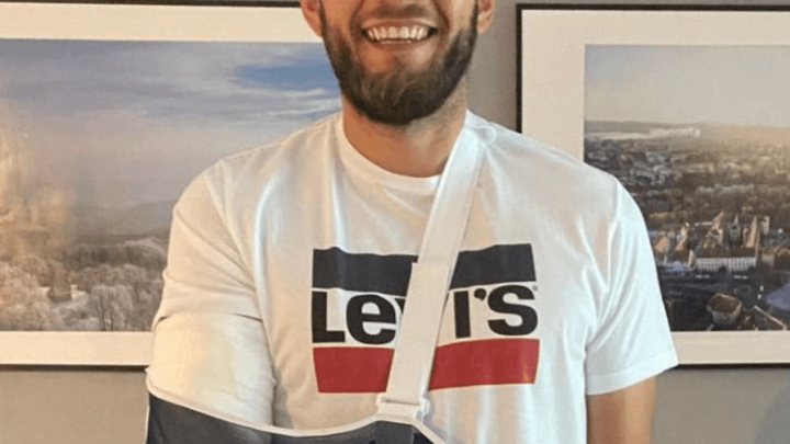 Ministar rada igrao nogomet na humanitarnom turniru pa završio sa slomljenom rukom