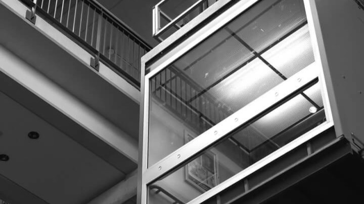 Poznat uzrok pada lifta u kojem su na Braču ozlijeđeni umirovljenik, dijete i invalid