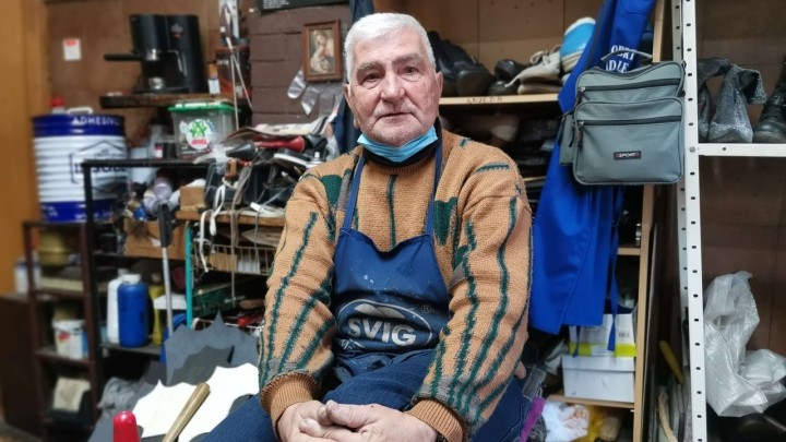 Postolara Željka (71) nije zaustavio ni potres. Otvorio vrata radionice i poručio: "Radit ću dok ne umrem!"