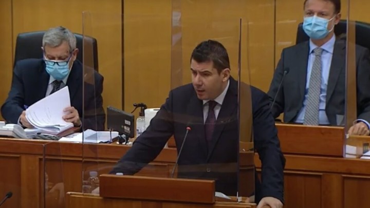 Grmoja pozvao Vladu da osigura "covid dodatak" umirovljenicima, Hrelja o obiteljskim mirovinama