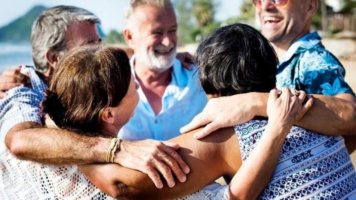 Prema Eurostatovom izvješću o očekivanom trajanju života, Hrvatska je podijeljena u dvije regije