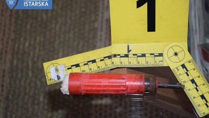 Podignuta kaznena prijava protiv umirovljenika, oštetio 16 automobila sa srpskim tablicama