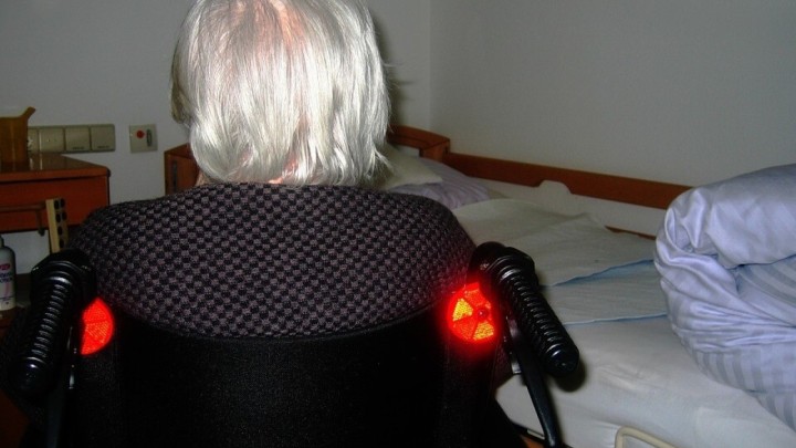 Pravobraniteljica o korisnicima domova: Izolacija je nehumana, omogućite im slobodu kretanja