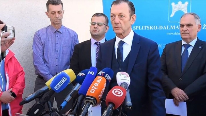 KBC Split: Dva puta pobrkali pacijente, pozitivnu umirovljenicu poslali u splitski Dom za starije